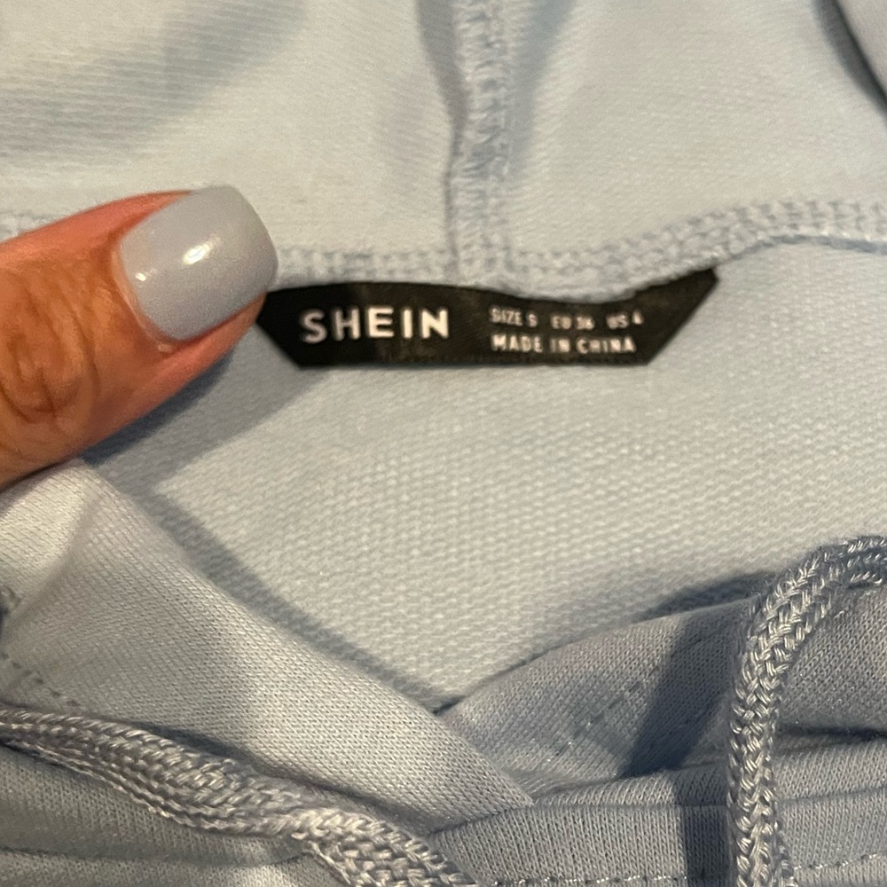 Cropped CrewNeck - Size Small MINT Condition!! - Picture 4 of 7